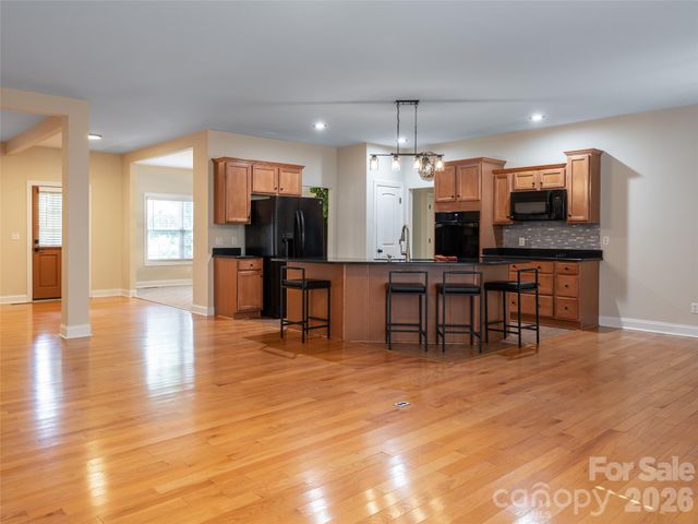 125 Craggy Street, Black Mountain, NC 28711