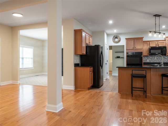 125 Craggy Street, Black Mountain, NC 28711
