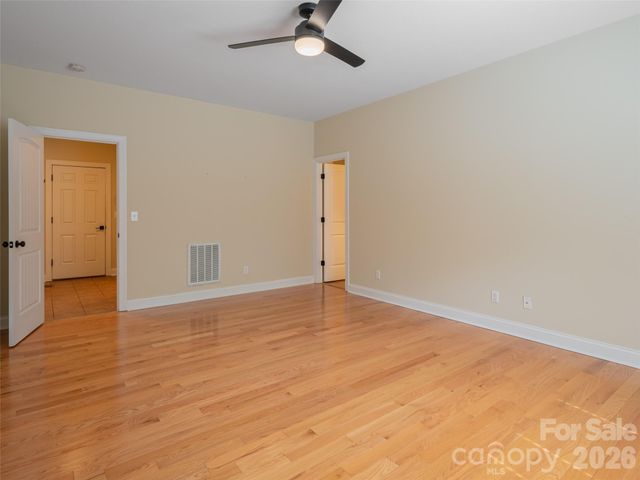 125 Craggy Street, Black Mountain, NC 28711