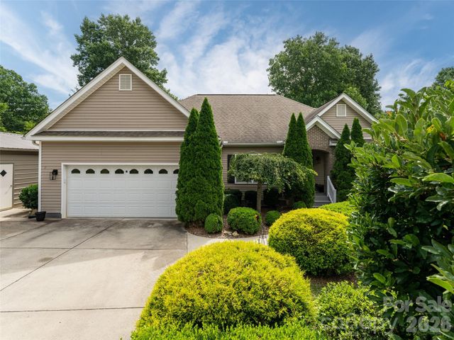 125 Craggy Street, Black Mountain, NC 28711