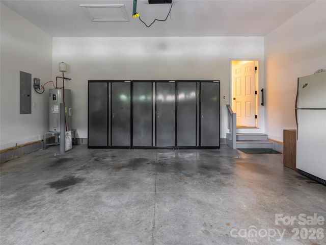 125 Craggy Street, Black Mountain, NC 28711