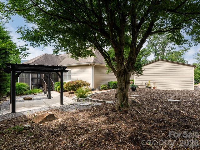125 Craggy Street, Black Mountain, NC 28711