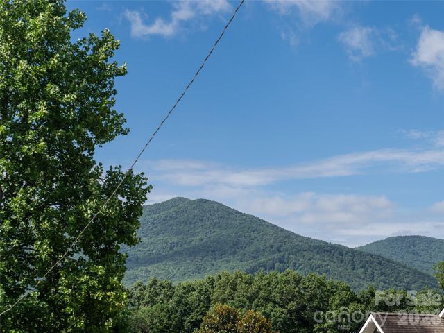 125 Craggy Street, Black Mountain, NC 28711