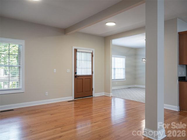 125 Craggy Street, Black Mountain, NC 28711