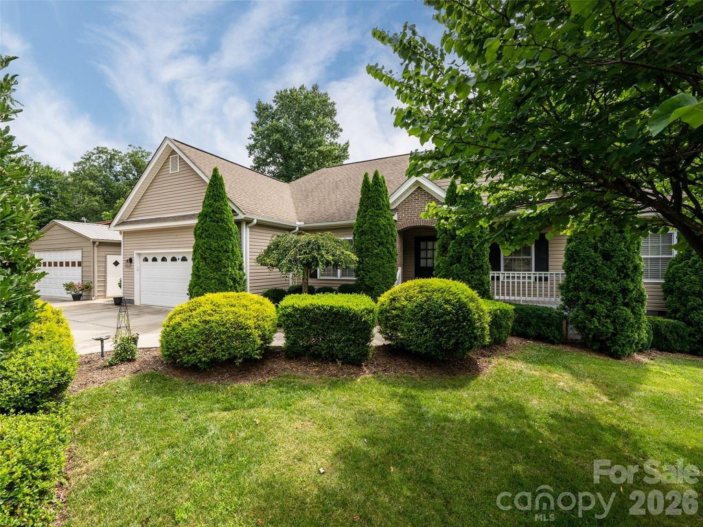 125 Craggy Street, Black Mountain, NC 28711