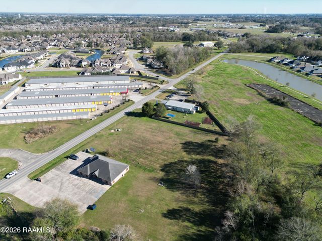 202 Albertson Parkway, Broussard, LA 70518