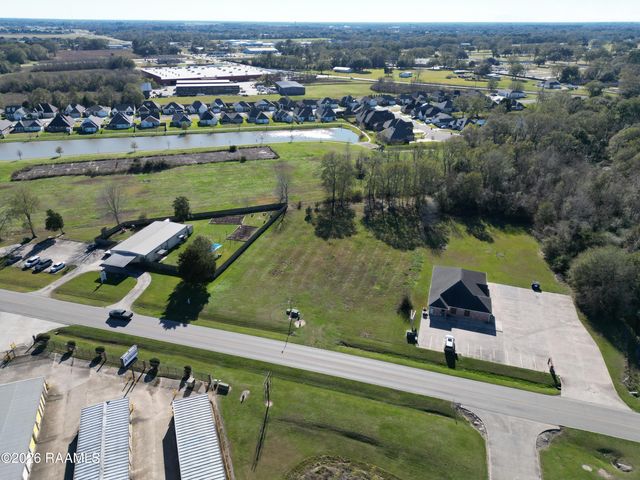 202 Albertson Parkway, Broussard, LA 70518