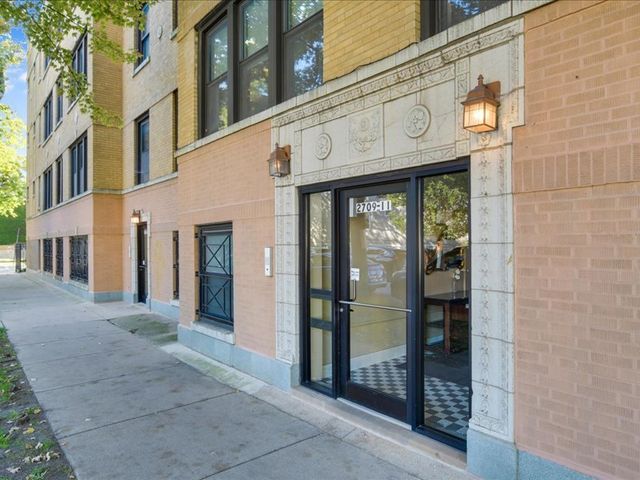2711 W Altgeld Street 2, Chicago, IL 60647