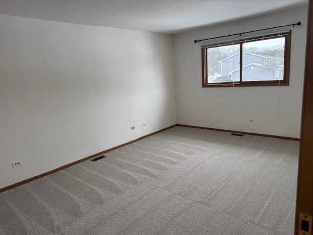 34016 N White Oak Lane 34016, Gurnee, IL 60031