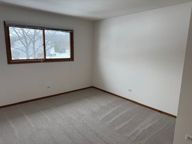 34016 N White Oak Lane 34016, Gurnee, IL 60031