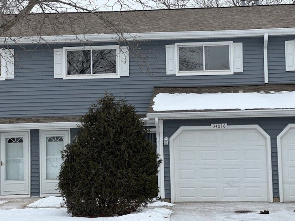 34016 N White Oak Lane 34016, Gurnee, IL 60031