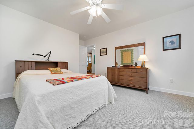 126 Gasga Court, Brevard, NC 28712