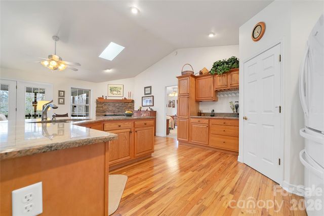 126 Gasga Court, Brevard, NC 28712