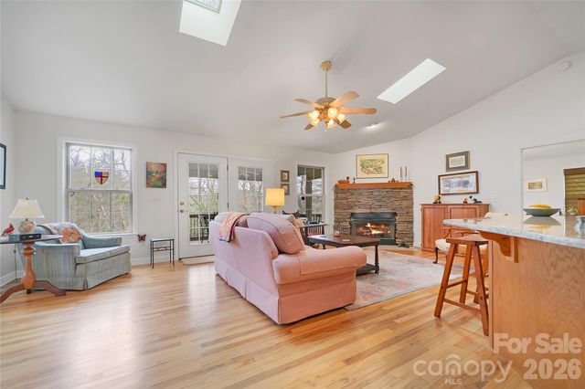 126 Gasga Court, Brevard, NC 28712