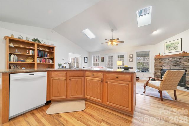 126 Gasga Court, Brevard, NC 28712