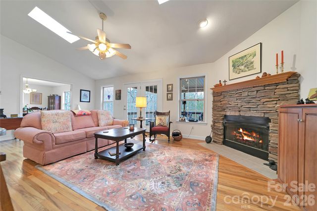 126 Gasga Court, Brevard, NC 28712