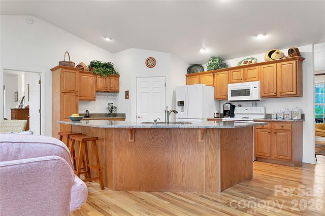 126 Gasga Court, Brevard, NC 28712