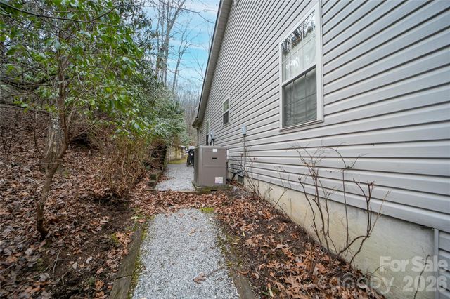 126 Gasga Court, Brevard, NC 28712