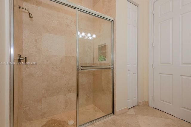 610 W Enclave Cir W, Pembroke Pines, FL 33027