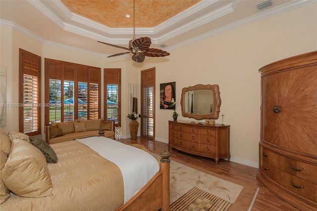 610 W Enclave Cir W, Pembroke Pines, FL 33027