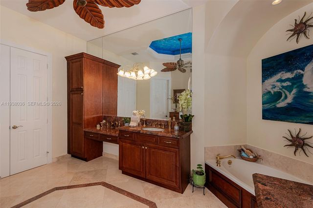 610 W Enclave Cir W, Pembroke Pines, FL 33027