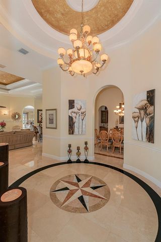 610 W Enclave Cir W, Pembroke Pines, FL 33027