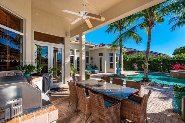 610 W Enclave Cir W, Pembroke Pines, FL 33027