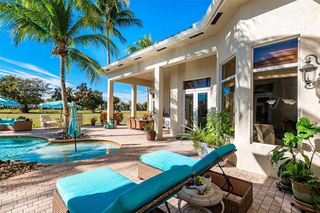 610 W Enclave Cir W, Pembroke Pines, FL 33027