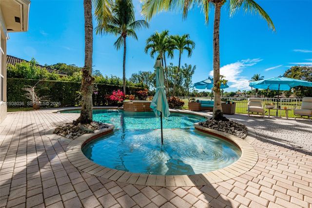 610 W Enclave Cir W, Pembroke Pines, FL 33027