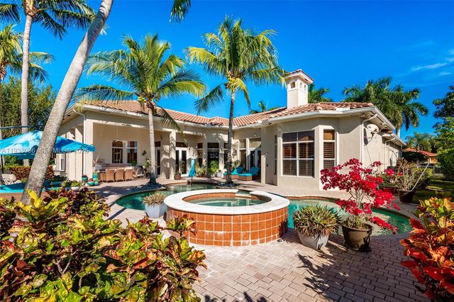 610 W Enclave Cir W, Pembroke Pines, FL 33027