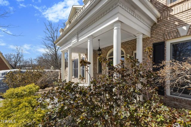 1054 Colonial Drive, Morristown, TN 37814