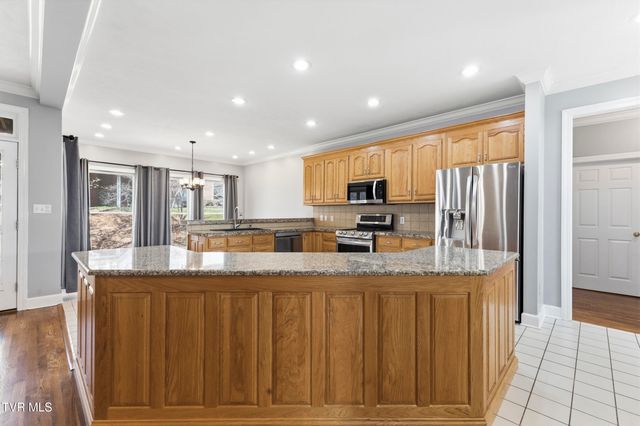 1054 Colonial Drive, Morristown, TN 37814