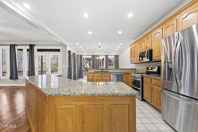 1054 Colonial Drive, Morristown, TN 37814