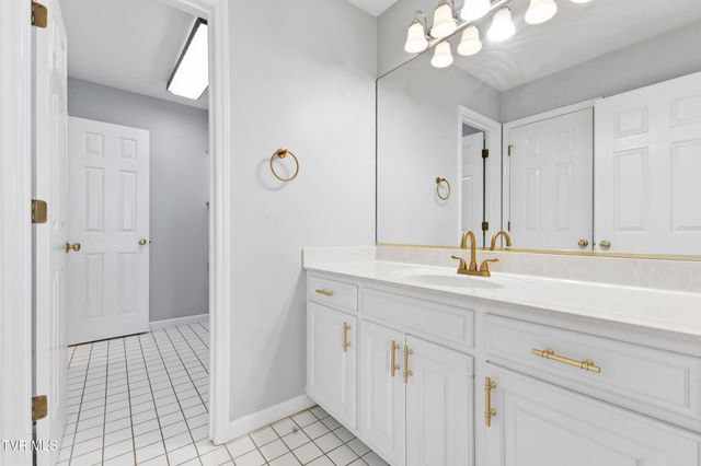 1054 Colonial Drive, Morristown, TN 37814