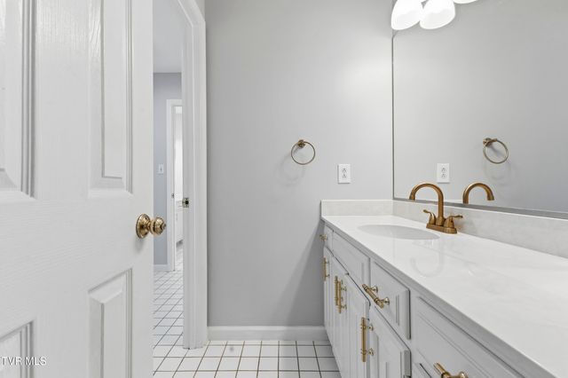 1054 Colonial Drive, Morristown, TN 37814