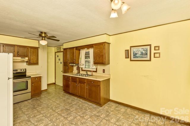 379 Bee Tree Road, Swannanoa, NC 28778