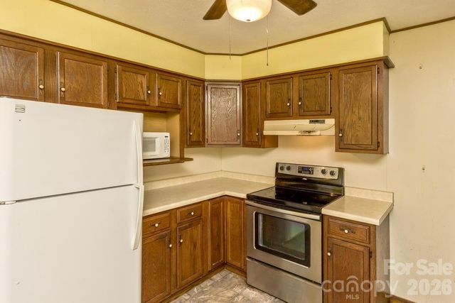 379 Bee Tree Road, Swannanoa, NC 28778