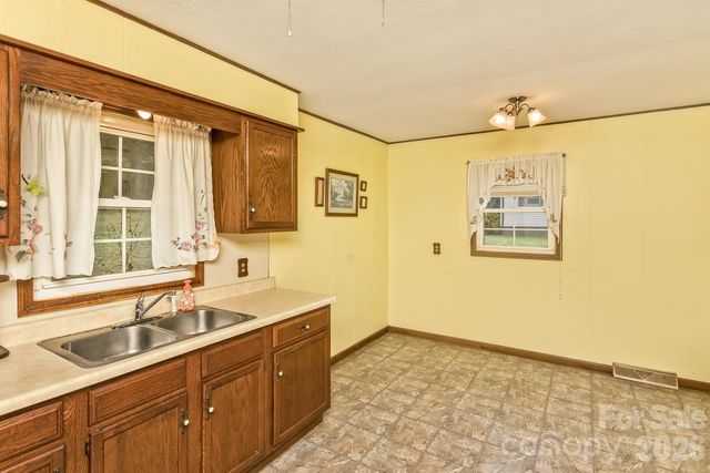 379 Bee Tree Road, Swannanoa, NC 28778