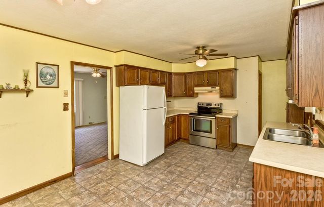 379 Bee Tree Road, Swannanoa, NC 28778