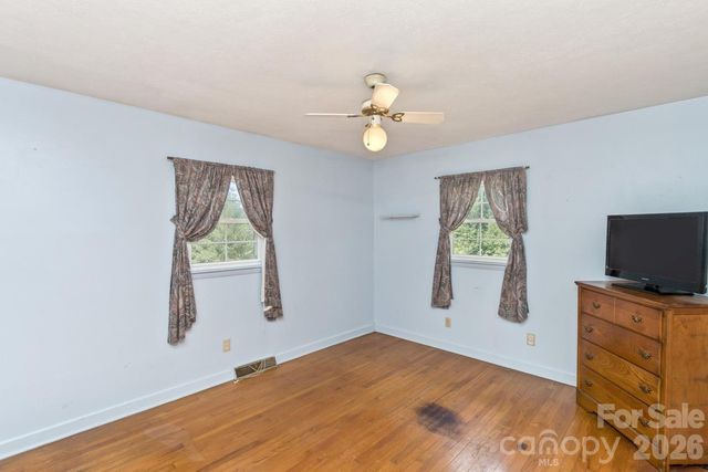 379 Bee Tree Road, Swannanoa, NC 28778