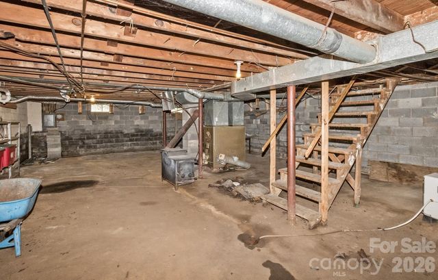 379 Bee Tree Road, Swannanoa, NC 28778