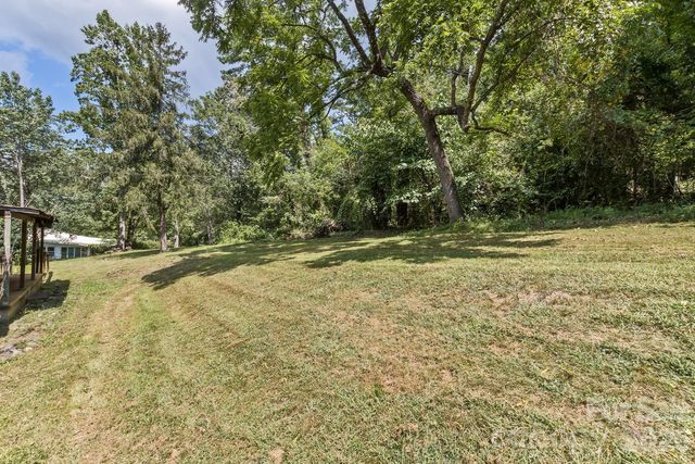 379 Bee Tree Road, Swannanoa, NC 28778