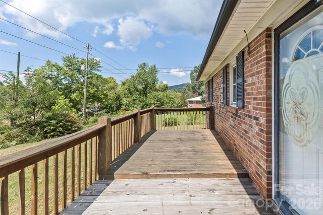 379 Bee Tree Road, Swannanoa, NC 28778