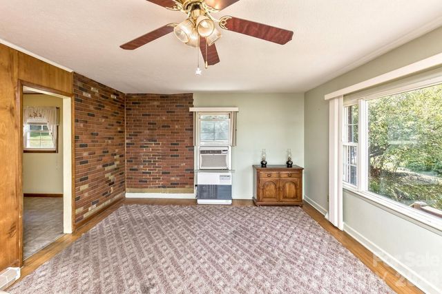 379 Bee Tree Road, Swannanoa, NC 28778