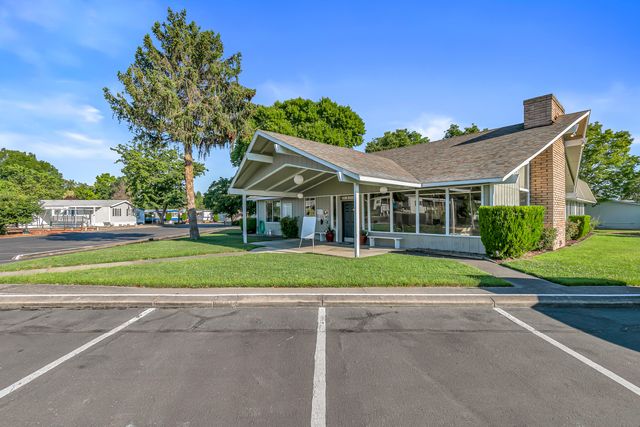 2385 Table Rock Road SPC 2, Medford, OR 97501