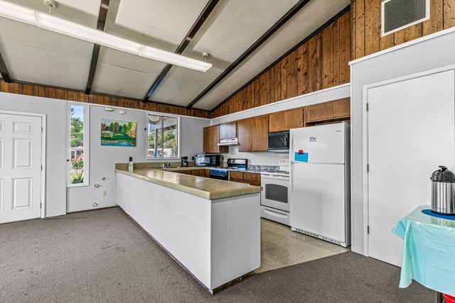 2385 Table Rock Road SPC 2, Medford, OR 97501