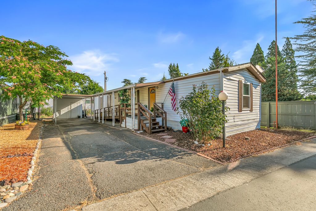 2385 Table Rock Road SPC 2, Medford, OR 97501