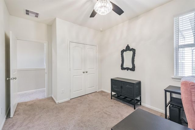 327 Biltmore Loop, Montgomery, TX 77316