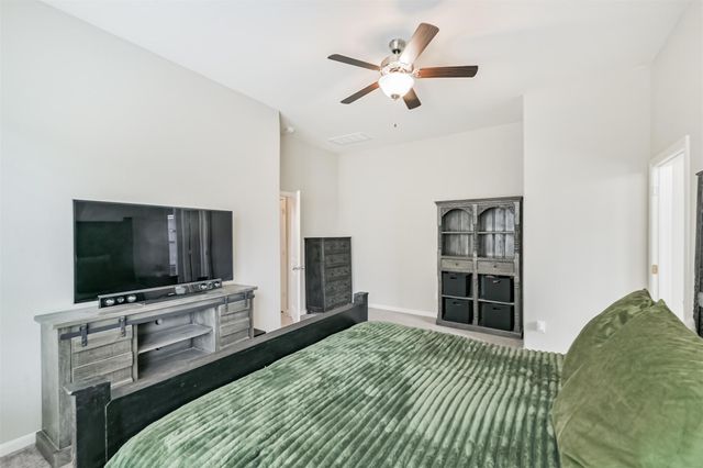 327 Biltmore Loop, Montgomery, TX 77316