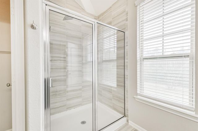 327 Biltmore Loop, Montgomery, TX 77316